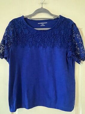 Allison Daley Royal Blue Lace Yoke Short Sleeve Top Women’s size petite Medium